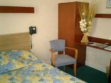 Le Bretagne Hotel